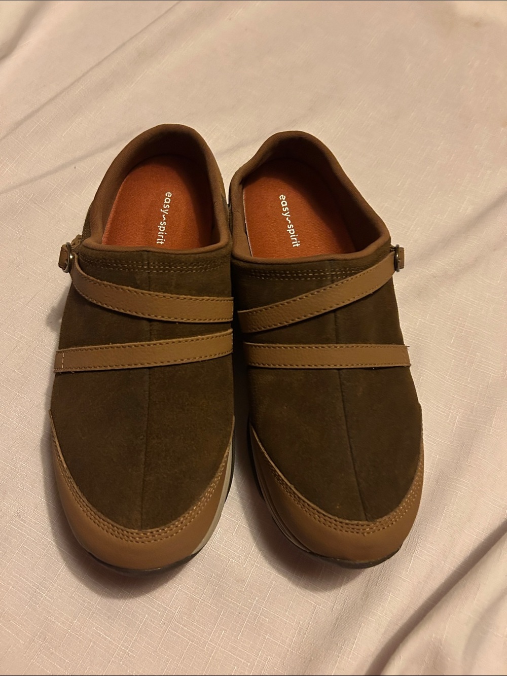 Easy Spirit Women's Olive Green and Tan Slip-On Loafers
